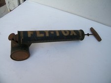 Ancien pulvérisateur FLY-TOX réparé