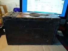 caisse militaire en bois ou autre - communication - telephonie ou autre .