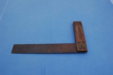 Outil ancien Equerre en bois