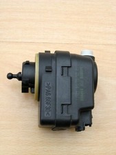 Citroën Xsara Picasso, UN moteur de réglage en hauteur niveau de phare optique