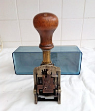 Ancien tampon numérateur de marque Alfa dans sa boîte d'origine