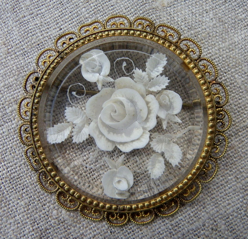 Ancienne broche plexiglas - en,