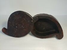 ? ANCIENNE  BOÎTE À SEL EN BOIS SCULPTÉ MONTAGNE  ART POPULAIRE décor rosace