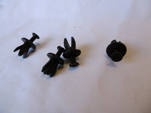 Agrafes clips plastique - 4,