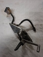 PLATINE AVANT DROITE AVEC MAITRE CYLINDRE SUZUKI GSF 600 BANDIT  ( 2000-2005)