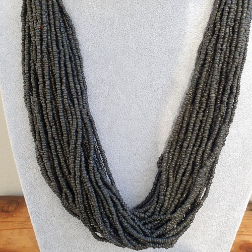 Collier vintage minuscules