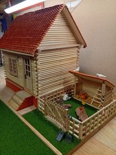 Maison miniature bois