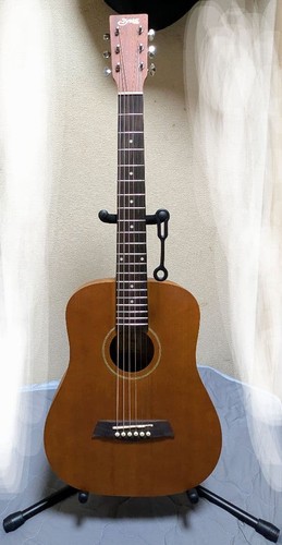 Mini guitare acoustique