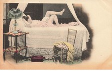 Nu - Femme nue lisant