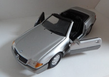 1/43 MERCEDES 320 SL cabrio en