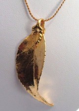 pendentif chaîne feuille