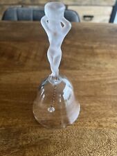 CLOCHE en cristal avec Statue en guise de poignée Bayel Vénus Femme Nue