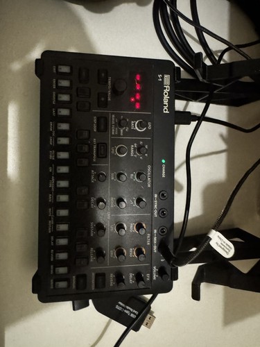 Roland tweak synth aira - s-1,