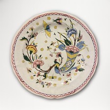 Assiette en faïence, corne