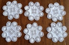 6 petits Napperons identiques