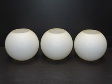 -3 GLOBES VERRE OPALIN COULEUR