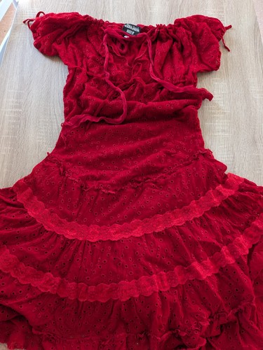 Une robe jean paul gaultier - une,