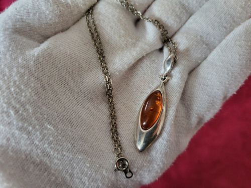 Pendentif argent ambre - &,