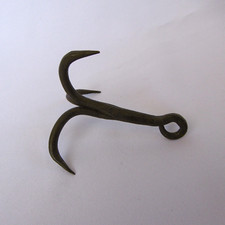 crochet a 3 pointes en fer