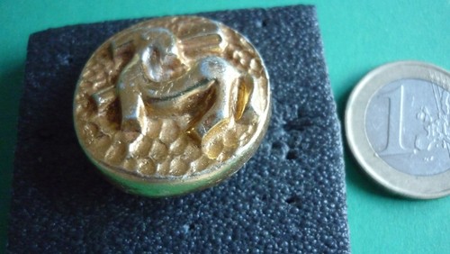 Ancien bouton metal - bouton, dore