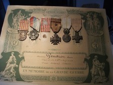 LOT MEDAILLE MILITAIRE GRANDE GUERRE 14/18 CROIX ET DIPLOME