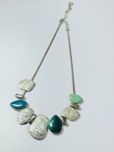 Ikita collier vintage