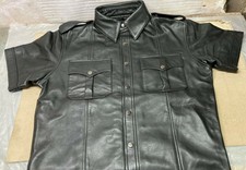 Chemise noire en cuir