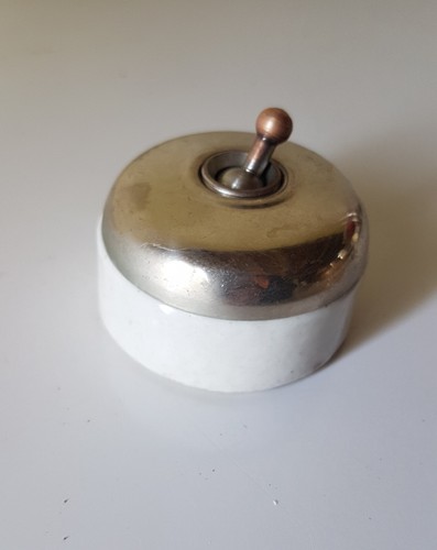 Ancien interrupteur porcelaine