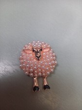 jolie broche mouton métal doré & perles rosé