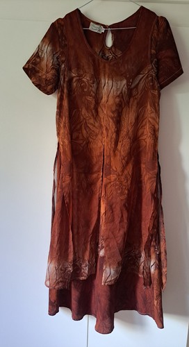 Robe longue avec voilage - , de