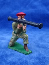 JOLI Nice TOP +++ STARLUX 1:32 - SOLDAT BERET ROUGE PARA Soldier Red beret