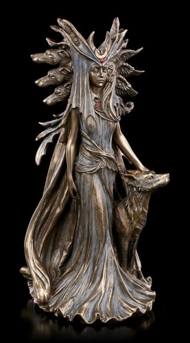 Statue déesse hekate - de,