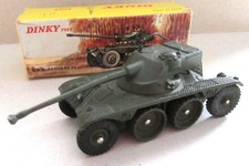 Dinky Toys France : EBR Panhard réf. 827 avec boîte d'origine.