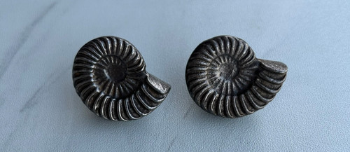 Ancienne poignée bouton orné