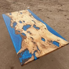 Table de rivière époxy bleu océan ? Bois de noyer Live Edge fait main