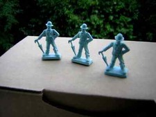 LOT 3 ANIMATEUR NON PEINT