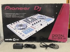 Pioneer DJ DDJ-SX-W White Limited Edition avec adaptateur secteur et boîte...