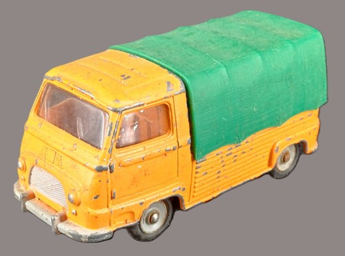 Dinky toys ancien meccano - toys,