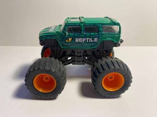 Miniature majorette monster - miniature,