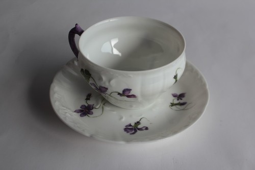 Tasse sous porcelaine - tasse, et