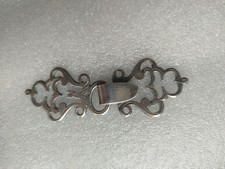 boucle de cape ouvragée