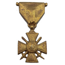 A15/10/25 (REF30001) Plaque croix de guerre 1914 1918 en l'état MEDAL