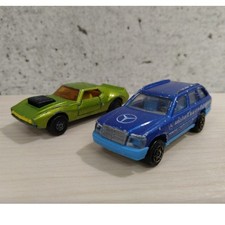 Lot de deux anciennes voitures miniatures