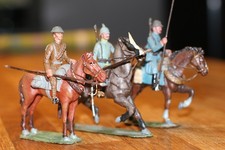 Bel ensemble de cavaliers 1ere Guerre. Plomb plein ALYMER.