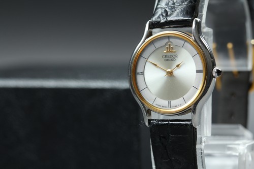 Presque comme neuve montre - [presque,