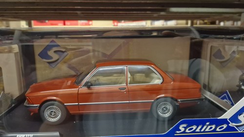 Bmw 323 rouge métallisé - 323,