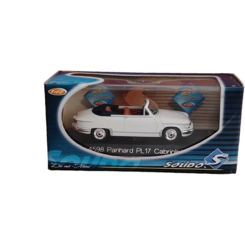 Solido réf 4598 panhard - 1/43,