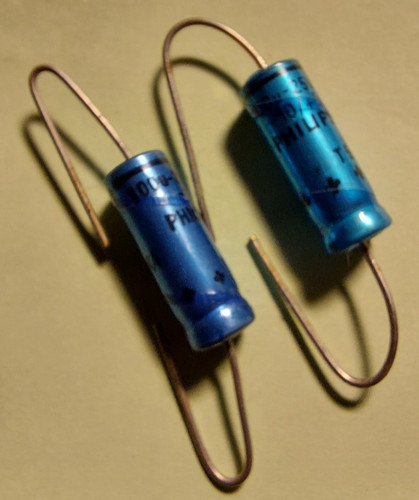 Condensateur 100 µf 25v - ,