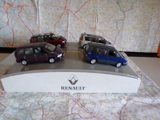 Coffret Renault Espace 1984 - 2004 Universal Hobbies  1/43 en boite avec défaut