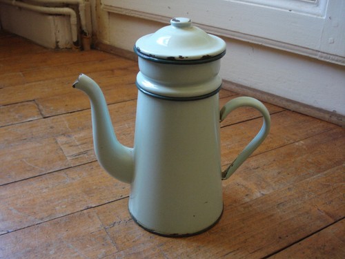 Ancienne cafetiere tole - ancienne,